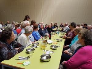 voditeljice in slavljenka (002)